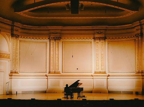 Paul Thomas Anderson koncertfilmet készített Cameron Winter Carnegie Hall-estjéről