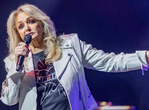 Sürgősségi műtéten esett át Bonnie Tyler Portugáliában