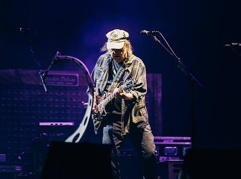 Neil Young egy évre ingyenessé tette teljes katalógusát Grönlandon