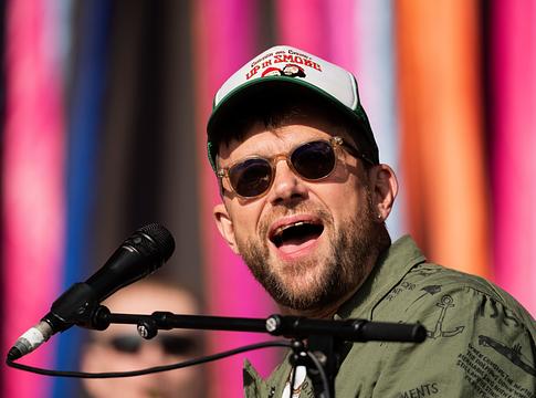 Damon Albarn négy nyelvű Gorillaz-albumot ígér 2026-ra