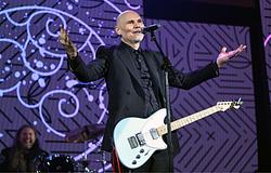 Smashing Pumpkins „requiemet” tartott Zero-nak, és turnét jelentett be a Mellon Collie-hoz