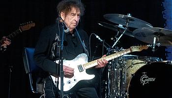 Bob Dylan: "You outlive the clocks that have been chasing you"