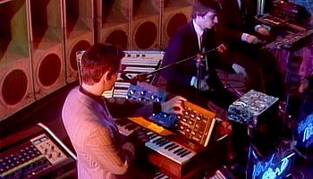 Kraftwerk 1975-ben: az Autobahn élőben, amikor még minden kézzel szólt