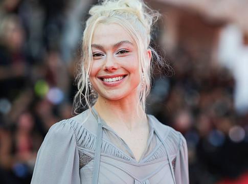 Phoebe Bridgers új dallal zárja a Primetime-ot