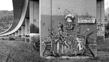 Nappali rave az A98-as hídja alatt: Bridge Under Lörrachban