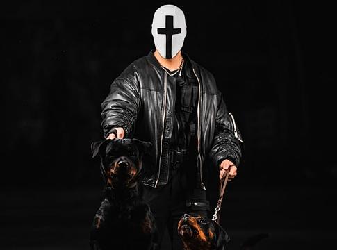 Holy Priest visszavág: „Soha nem játszottam előre felvett szettet”