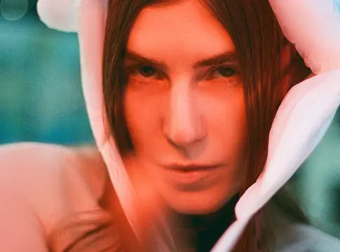 james K kiadja a Friend remixválogatást Roza Terenzivel és Objekttel