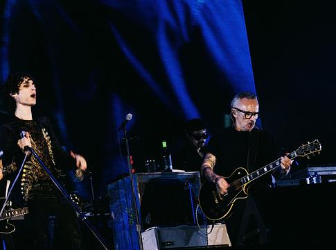 Sombr a The Cranberries tagjaival játszotta el a Zombie-t az Electric Picnicen