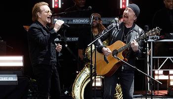 Az U2 megosztotta a Glen Hansard emlékére átírt Beautiful Day szövegét
