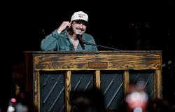 Hanghiba után felborította a zongorát Morgan Wallen Denverben