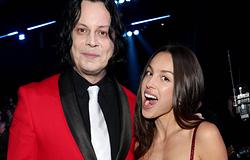 Olivia Rodrigo 25 600 dollárt fizetett Meg White legendás ruhájáért