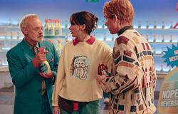 Taylor Swift új klipje, az „Opalite” nosztalgiával és öniróniával mesél a magányról