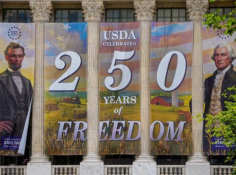 Freedom 250: Vanilla Ice, Milli Vanilli, Flo Rida a The Great American State Fairen, Morris Day & The Time visszalépett