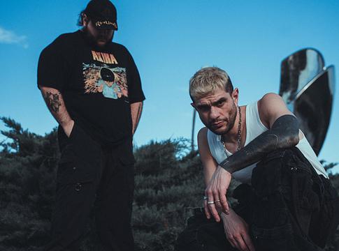 Mathame bemutatja a NEOLOGY – Chapter I élő audiovizuális világát