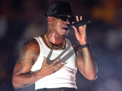 Ne-Yo négy nővel él poliamor kapcsolatban