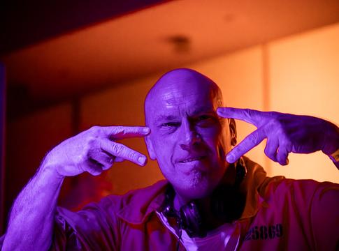 Botrányba fulladt a kölni Warehouse-parti: Miss Djax tíz perc után levonult