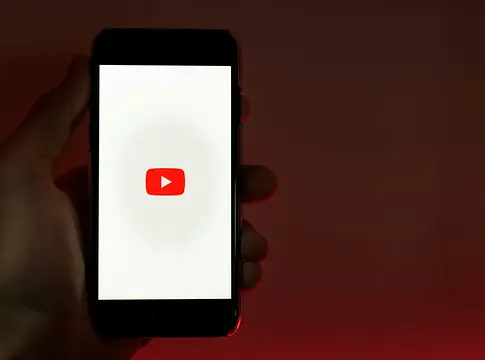 A YouTube megváltoztatja, mit nevez megtekintésnek