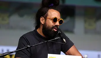 Reggie Watts fellépései sorra tűnnek el a súlyos vádak után