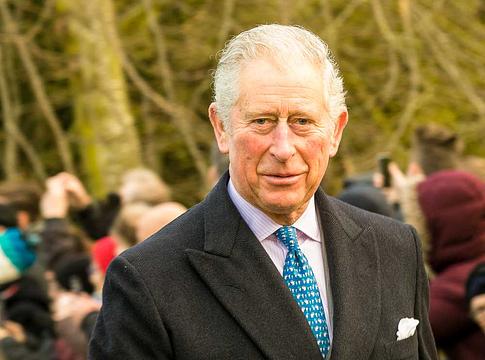 Károly király DJ-pult mögé állt Manchesterben