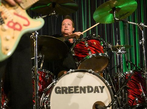 Green Day a Glastonburyn? Tré Cool szerint csak egy telefonhívás hiányzik