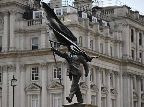 Új Banksy-szobor bukkant fel Londonban – most kivételesen nincs vita arról, ki készítette