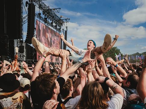 Fél óra alatt elfogytak az első Glastonbury 2027-jegyek