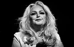 Elhunyt Bonnie Tyler, 75 éves volt