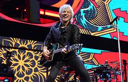 Jon Bon Jovi betegség miatt félbeszakította New York-i koncertjét