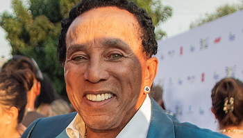 Elbukott Smokey Robinson 500 milliós rágalmazási viszontkeresete a „Jane Doe” vádlókkal szemben