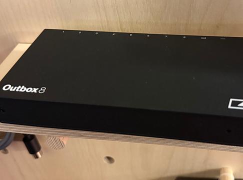 Elektron Outbox 8: nyolc kimenet szinte minden Elektron géphez USB-n