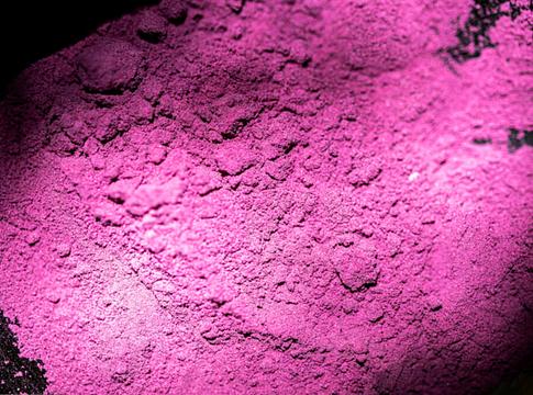 Pszichológus figyelmeztet a „pink kokain” kiszámíthatatlanságára