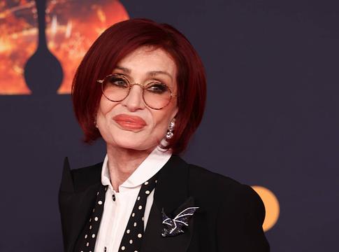 A Centrepoint megszüntette együttműködését Sharon Osbourne-nal a Tommy Robinson-tüntetés miatt