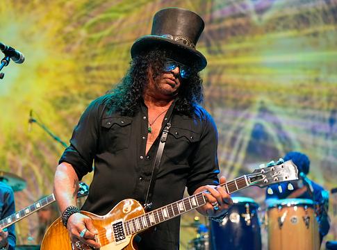 Slash szerint készül az új Guns N’ Roses-lemez: „Most rengeteget írunk”