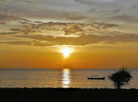 Pattaya DJ-k összefogása az árvízkárosultakért