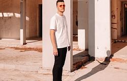 Monolink – In My Place (Maxi Meraki Remix)