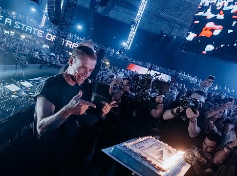 Armin van Buuren 25 év trance előtt tisztelgett