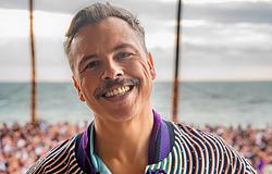 Purple Disco Machine kávézót nyit Drezdában – zene helyett gluténmentes fókusz