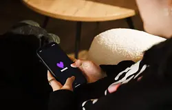 A Deezer egyetlen kapcsolóval kiszűri a teljesen AI-generált zenéket