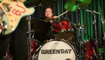 Tré Cool: „Ha megkérnek, elvállaljUK” – Green Day a Glastonbury-headliner esélyéről