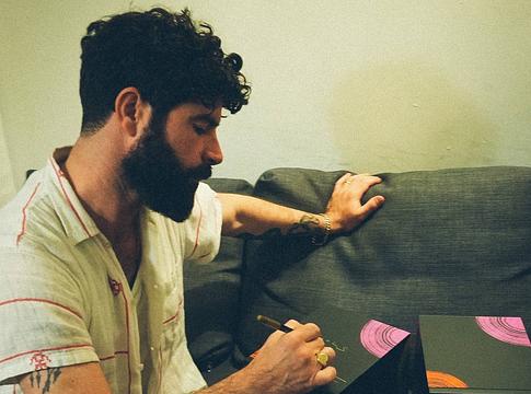 Foals, Wolf Alice és Robert Plant aláírt hangszóróiért lehet nevezni a Record Store Day UK x War Child sorsolásán