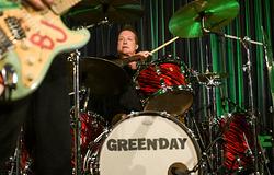 Green Day a Glastonburyn? Tré Cool szerint csak egy telefonhívás hiányzik