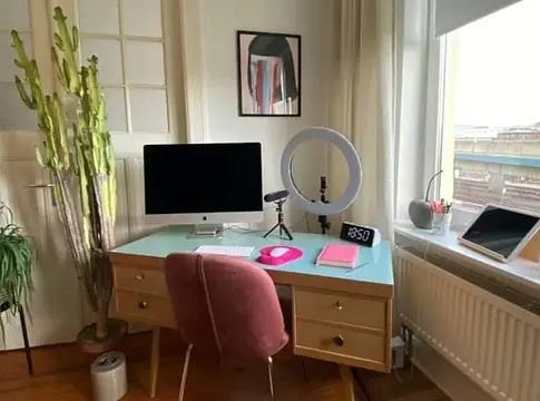 Warner Music pert indított a Pacsun ellen jogosulatlan zenefelhasználás miatt