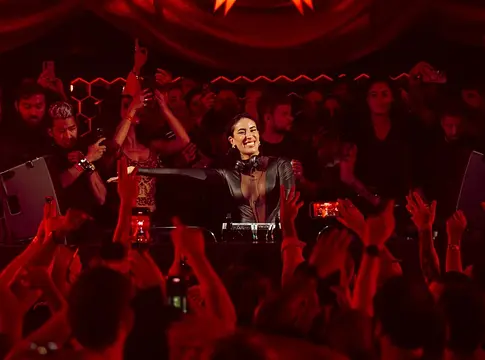 Indira Paganotto kihirdette az idei ARTCORE-sorozat Hï Ibiza és [UNVRS] fellépőit