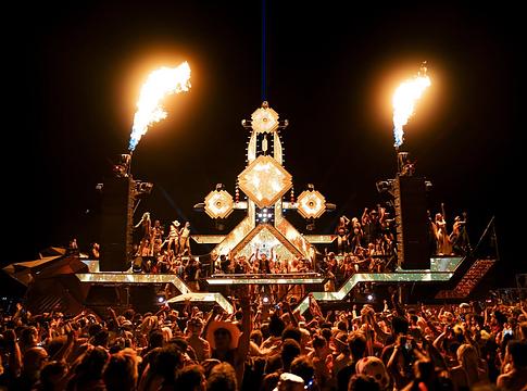 Látványos chicagói debütálással hódított a Mayan Warrior Art Car