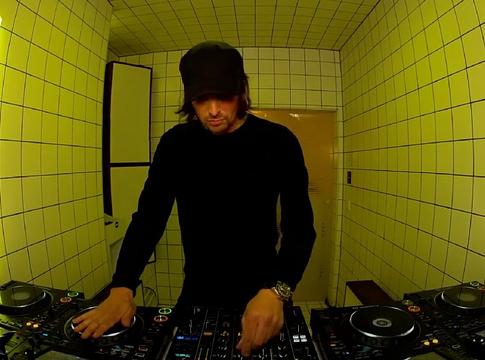 Ø [Phase] fizetési problémára figyelmeztet egy chilei klub kapcsán