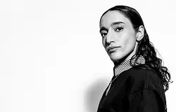 Sama’ Abdulhadi élő How I DJ-sessiont tart a DJ Maggel az IMS Ibizán