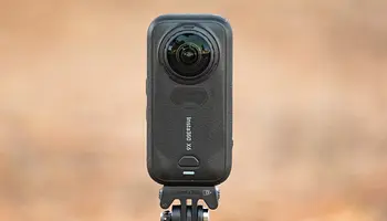 Insta360 X6: nagyobb szenzorokkal és 8K/50fps videóval érkezett az új 360-as csúcskamera