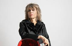 Chrissie Hynde kiakadt a koncerten mobilozó közönségre