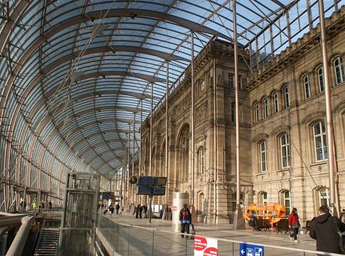 Straßburg főpályaudvara klubtér lett az Ososphère éjszakáján