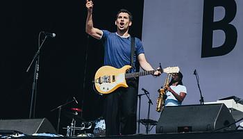 Jack Antonoff nekiment az AI-zene készítőinek: „godless whores”